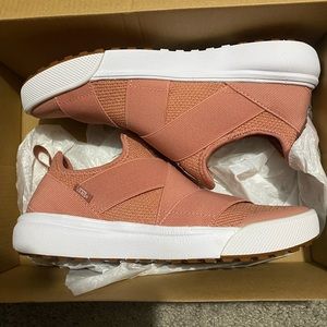 Vans Ultrarange Gore Knit Rose 8 NEW